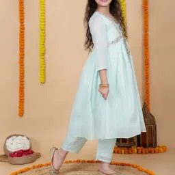 Cutiediva Girls Aqua Printed Kurta & Pants With Shrug Set image 4