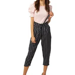 Elle Black Relaxed Fit Capris image 4