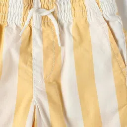 GAP Boys Vertical Striped Regular Fit Mid Rise Shorts image 3