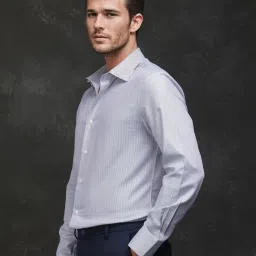 Rare Rabbit Green Regular Fit Solid Shirt image 4