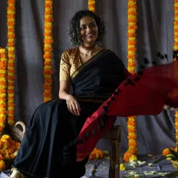 Suta Black Plain Saree with Unstitched Blouse image 4