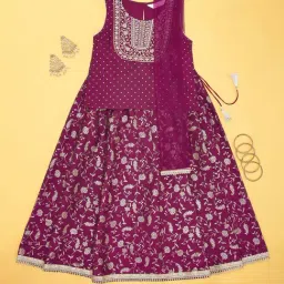 Akkriti by Pantaloons Girls Fuchsia Rose Embroidery Lehenga Cholis Sets-image-58