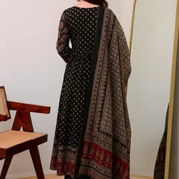 KLOSIA Women Ethnic Motifs Printed Panelled Kurta with Palazzos & With Dupatta image 2