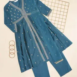 Akkriti by Pantaloons Girls Alexandrite Cotton Embroidery Suit Sets-image-3
