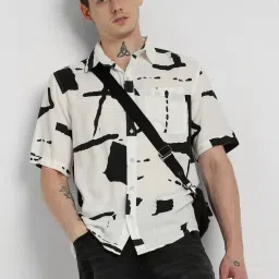 Forever 21 White Regular Fit Printed Shirt image 4