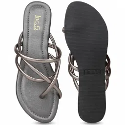 Inc.5 Women's Pewter Toe Ring Sandals image 4