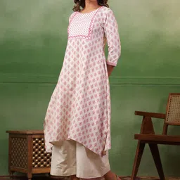 Span Women Floral Printed Regular Kurta with Palazzos image 2