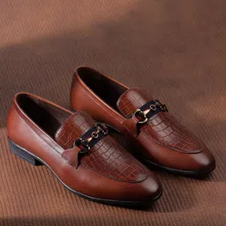 Metro Men Textured Round Toe Formal Loafers-picture-29
