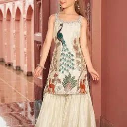 Lagorii Girls Ethnic Motifs Embroidered Regular Thread Work Kurta with Sharara-picture-31