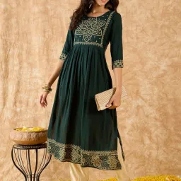 Indo Era Green Embroidered Fit and Flare Kurta image 4