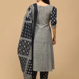 The Mom Store Women Printed Regular Pure Cotton Kurta with Trousers & Dupatta image 3