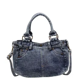 StyleCast x Revolte Women Solid One Handle Shoulder Bag image 3