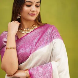 Moda Rapido Woven Design Zari Silk Blend Handloom Banarasi Saree image 3