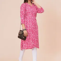 SQKURTI Women Floral Printed Indie Florals Kurta image 3