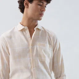 HERE&NOW Men Checked Spread Collar Casual Shirt-image-96
