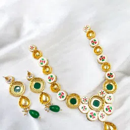 knigght angel jewels Knight Angel Jewels Gold-Plated Kundan Studded & Beaded Meenakari Jewellery Set image 2