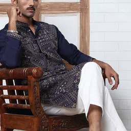 Jompers Men Embellished Grandeur & Majestic Artwork Kurta image 3