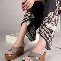 MOZAFIA Block Sandals image 4