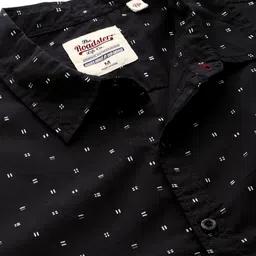 Roadster Men Black  White Regular Fit Printed Sustainable Casual Shirt image 4