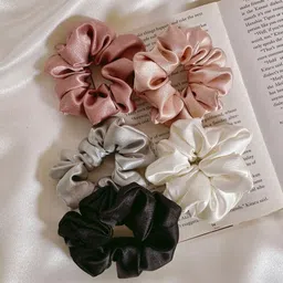 Mueras Set Of 5 Silk Satin Scrunchie image 3