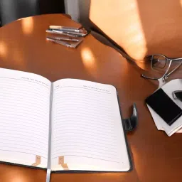 Pragya Executive A5 Ruled Notebook 90 GSM 192 Pages with Leatherette Padded Hard Cover 14.8x21 cm image 3