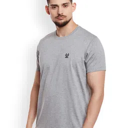 mack jonney VIMAL JONNEY Men Grey Melange Solid Round Neck T-shirt image 4