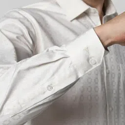 Van Heusen Off White Cotton Regular Fit Printed Shirt image 5