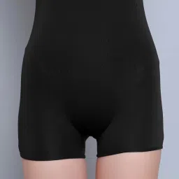 N-Gal Black Plain Swimsuit image 5