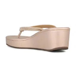 Inc.5 Women's Rose Gold Thong Wedges image 5
