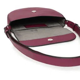 CALVIN KLEIN Amaranth Textured Cross Body Bag image 5