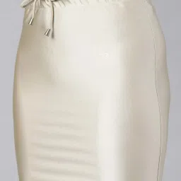 TWIN BIRDS Beige Plain Saree Shapewear image 5