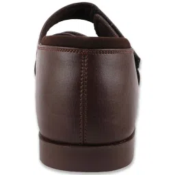 MediFeet Men's Brown Cross Strap Sandals image 5