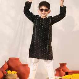 Vastramay Full Sleeves Abstract Motif Design Printed Kurta & Pyjama Set - Black & White-picture-12