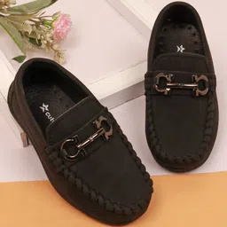 Cute Walk by Babyhug Slip On Solid Coloured Loafers With Applique - Black-picture-22