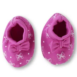 Babyhug 100% Cotton Knit Mittens & Booties Set with Bow & Hearts Print - Dark Pink image 4