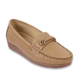 Walkway Women's Beige Casual Loafers image 3