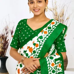 Satrani White Cotton Printed Saree With Unstitched Blouse image 5