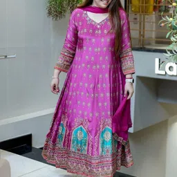 DIVASTRI Women Ethnic Motifs Printed Panelled Mirror Work Kurta with Trousers & Dupatta-image-18