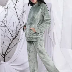 NEUDIS Green Night Suit image 4