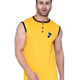 Blisstone Men Solid Henley Neck Slim Fit T-shirt-image-82