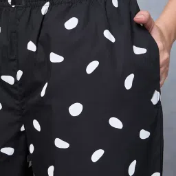 Bewakoof Black Printed Cotton Pyjamas image 5