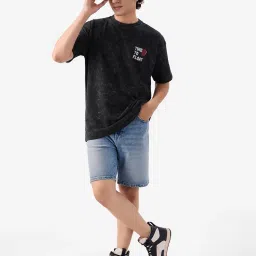 The Souled Store Pennywise: Time To Float Black Oversized T-Shirt image 5