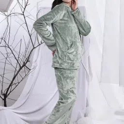 NEUDIS Green Night Suit image 3