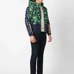 Peter England Green Regular Fit Quilted Hooded Jacket image 5