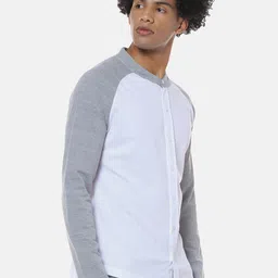 Campus Sutra Men White & Grey Regular Fit Colourblocked Casual Shirt image 2