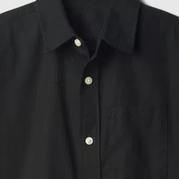 GAP Boys Black Solid Shirt image 5