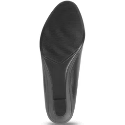 Mochi Women's Black Wedge Pumps image 5