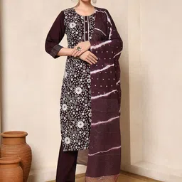 Spera Women Ethnic Motifs Embroidered Regular Sequinned Kurta with Trousers & Dupatta-image-97