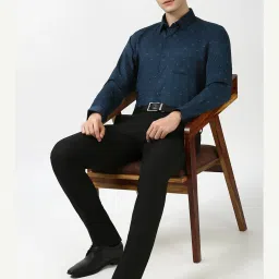 Peter England Navy Cotton Regular Fit Checks Shirt image 5