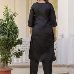 Twika Floral Embroidered Gotta Patti Work Straight Kurta With Trousers & Dupatta image 3